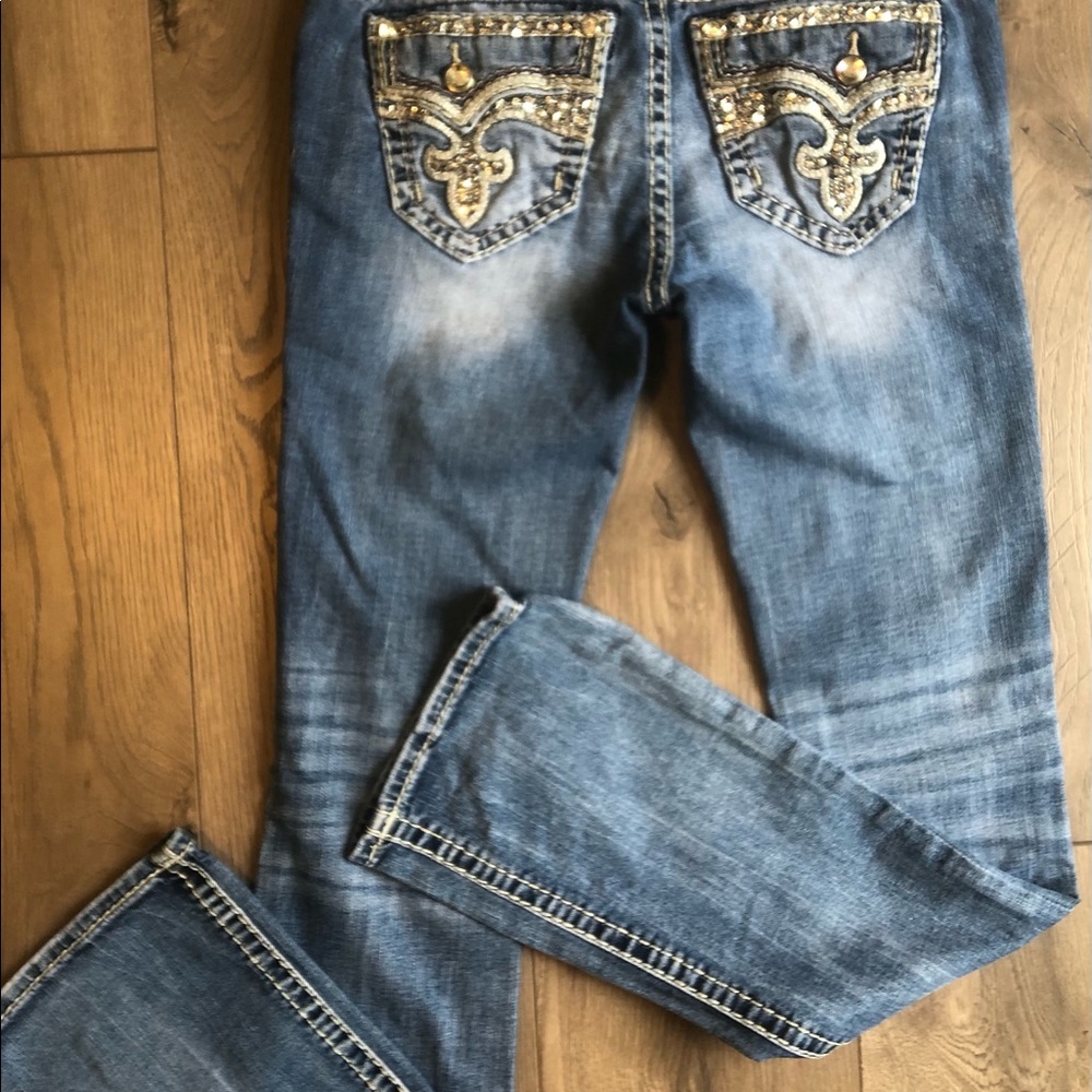 ROCK REVIVAL
Yui Mid-Rise Boot Stretch Jean
